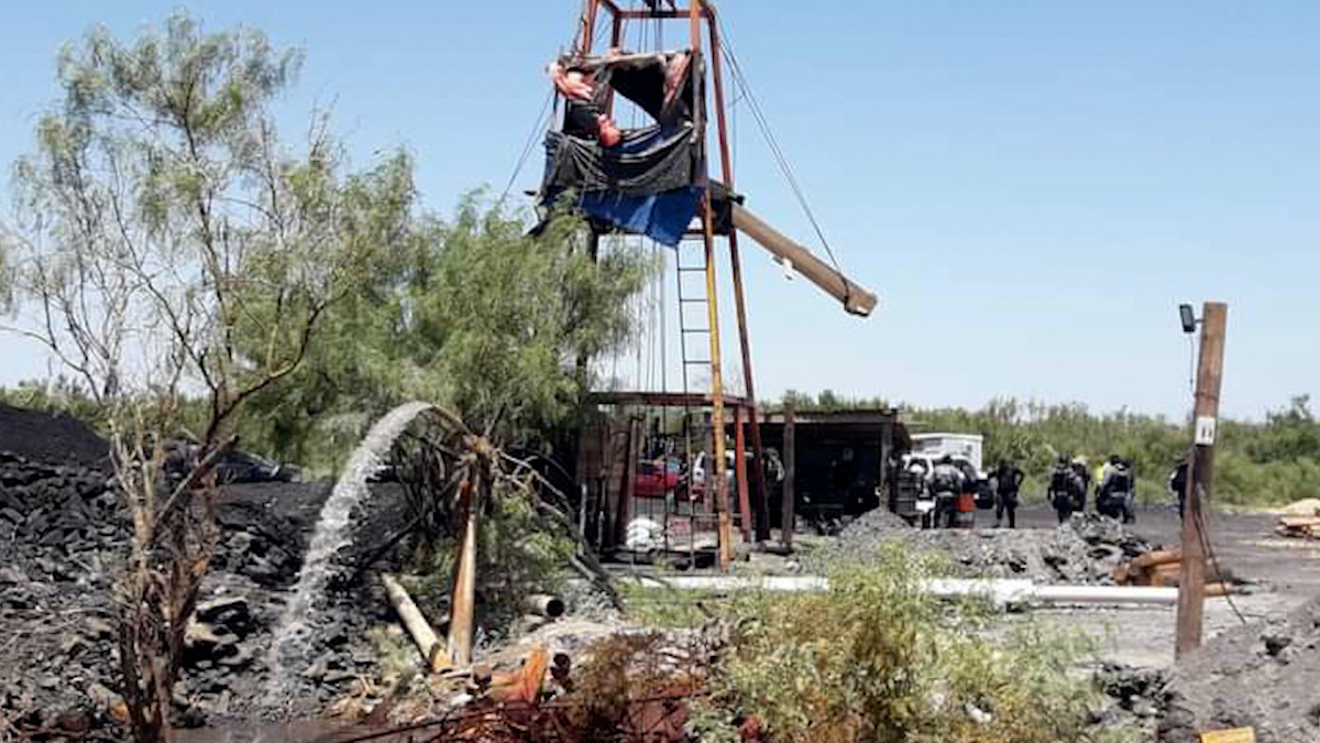 Incidente deja al menos nueve mineros atrapados en Coahuila, México