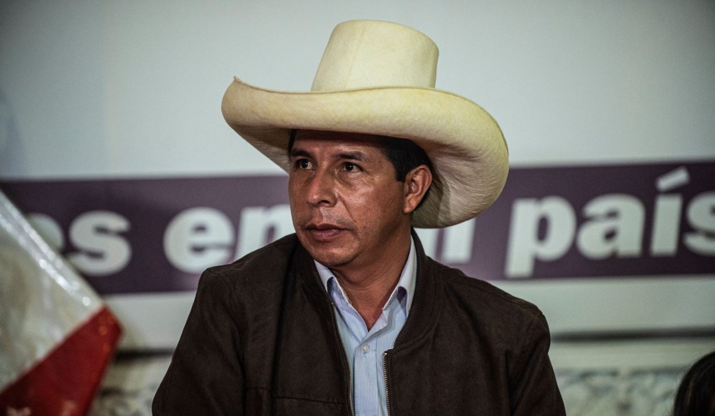 Exjefe de la inteligencia peruana dice que advirtió al presidente Pedro Castillo de presuntos actos de corrupción de su entorno