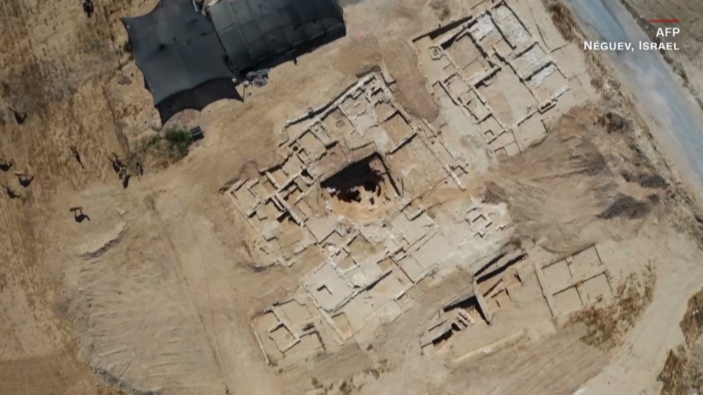 Arqueólogos hallan mansión de lujo de 1.200 años