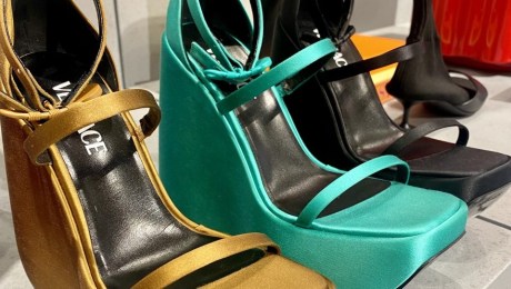 Loza de barro Incompatible motor OPINIÓN | Cuando la moda es difícil: zapatos Cenicienta vs. gigantes  'zapatacones' | CNN
