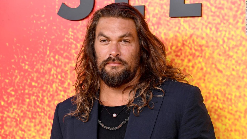 Jason Momoa says goodbye to his long hair for a good cause