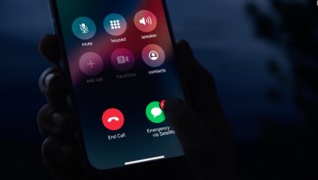 Apple anuncia función de comunicación satelital de emergencia