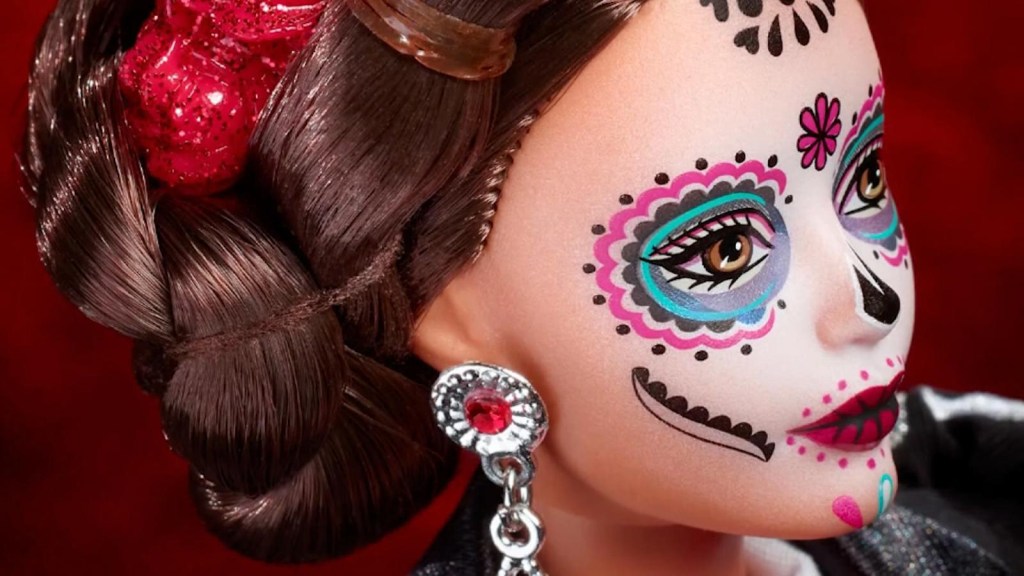 This is how the Day of the Dead Barbie that a Mexican dressed looks