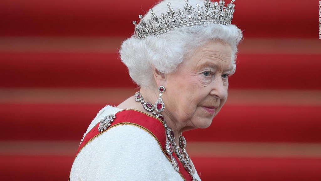 What will Elizabeth II's mass funerals be like in the UK?