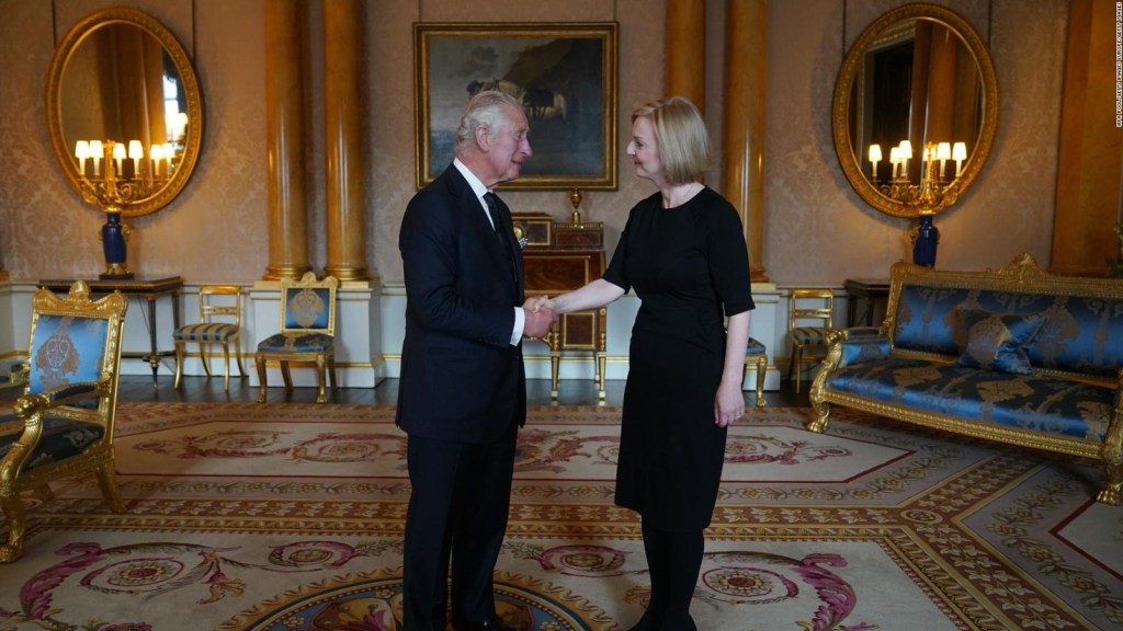 This was the first meeting between Carlos III and Liz Truss