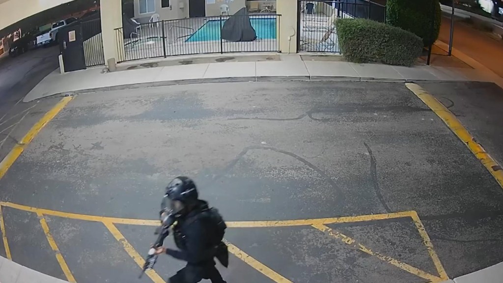 Video muestra a atacante disparando cientos de balas en Phoenix