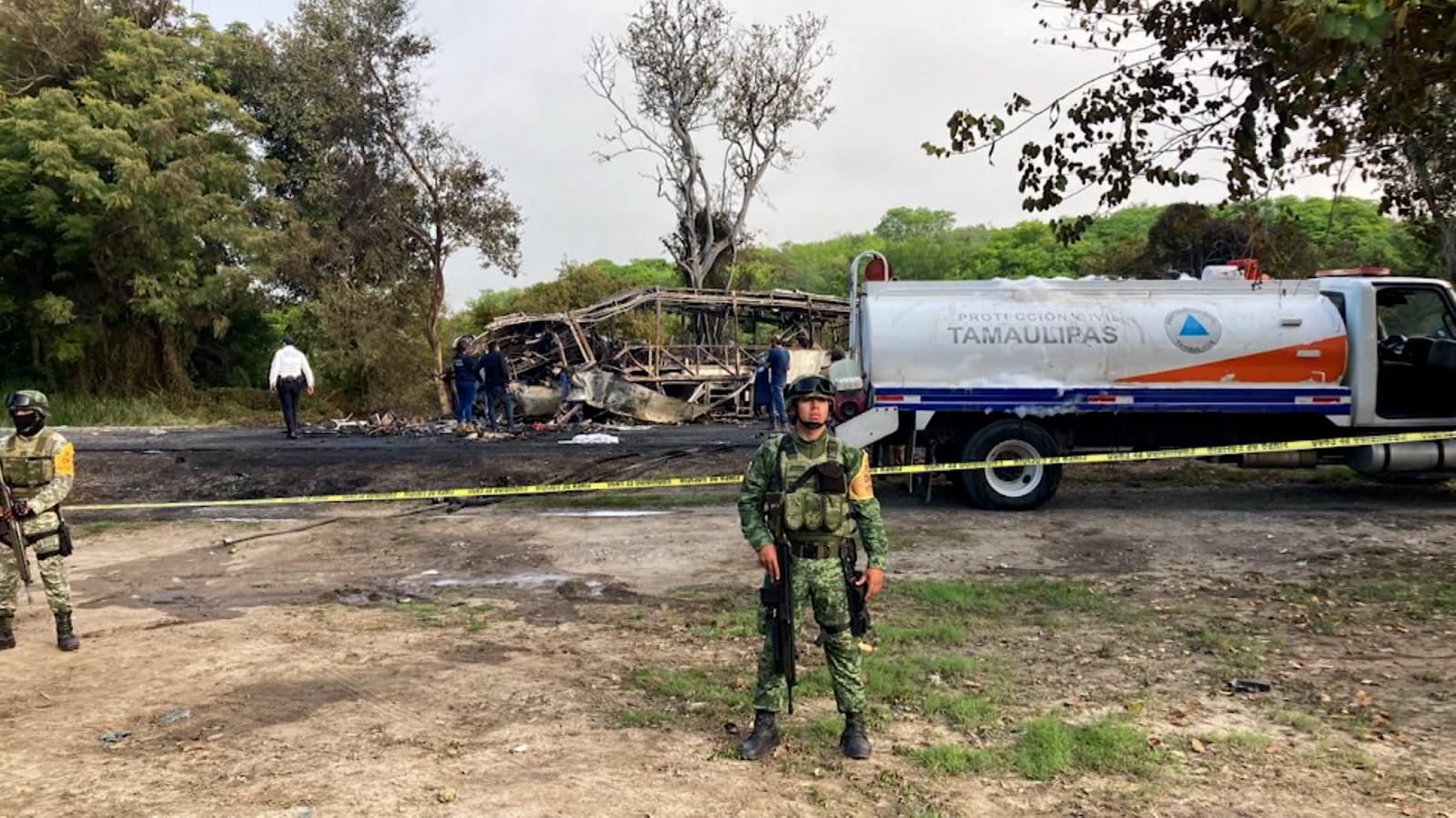 Choque de autobús en México deja 18 muertos