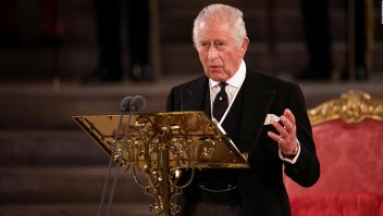El rey Carlos III habla por primera vez en el Parlamento británico.