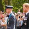 Por qué el príncipe Harry y el príncipe Andrés no portan uniforme militar en funeral de la reina
