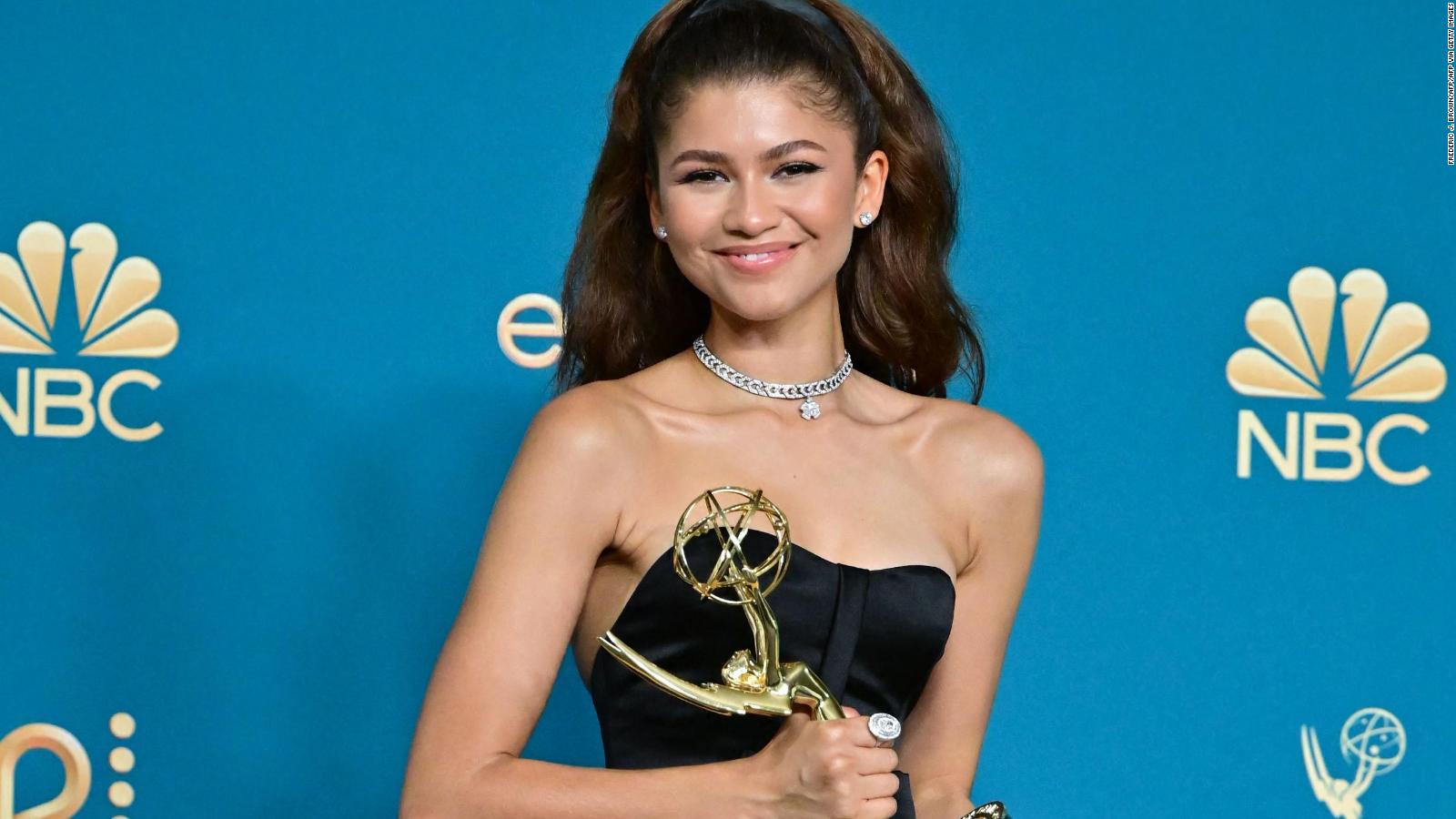 Zendaya and her princess-style dress at the 2022 Emmy Awards - The ...