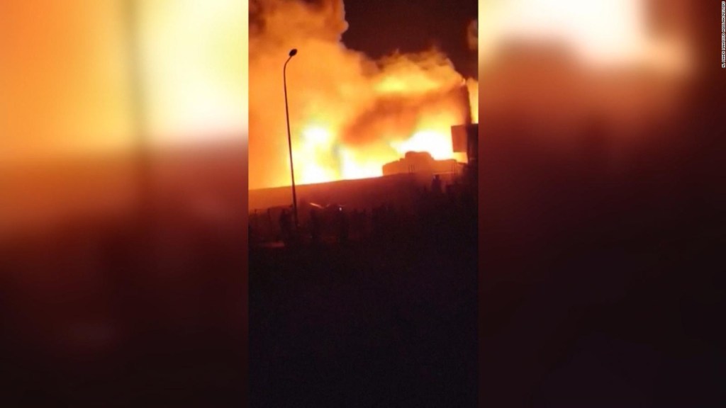 Serious fires after a fuel depot explodes in Libya