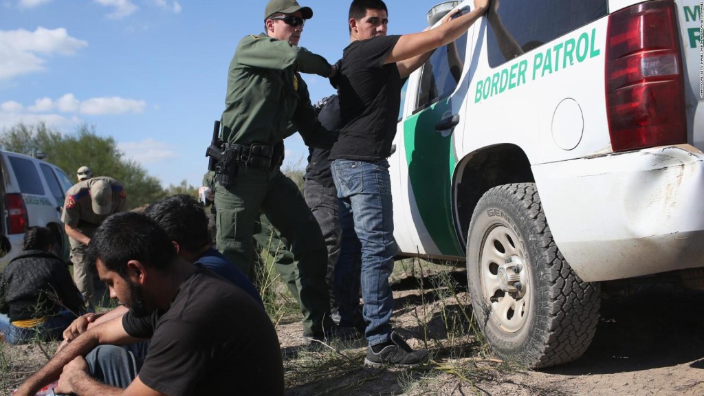 The crossing of migrants through the southern border of the US, in figures