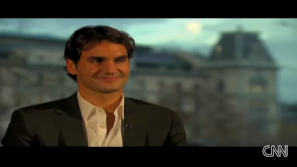 Federer no aguanta la risa con el español