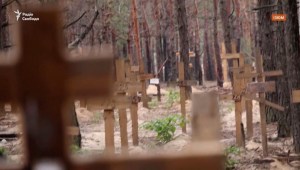 Hallan cadáveres en cementerio de la zona liberada de Járkiv
