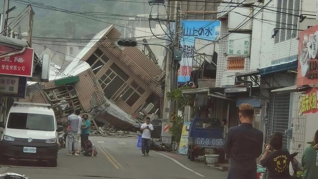 Mira las impactantes imágenes tras el terremoto de 6,9 en Taiwán