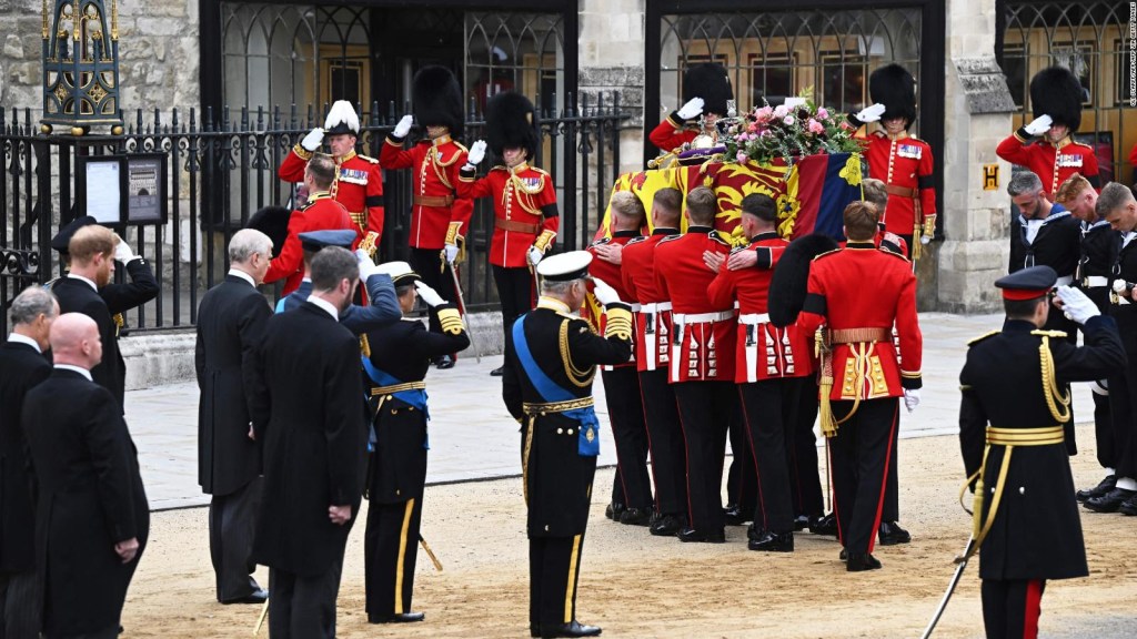 This is how Elizabeth II's coffin arrived at Westminster Abbey