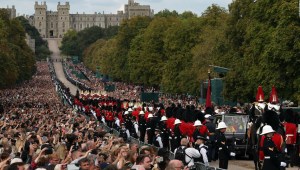La reina Isabel hace su último viaje a Windsor, donde será enterrada