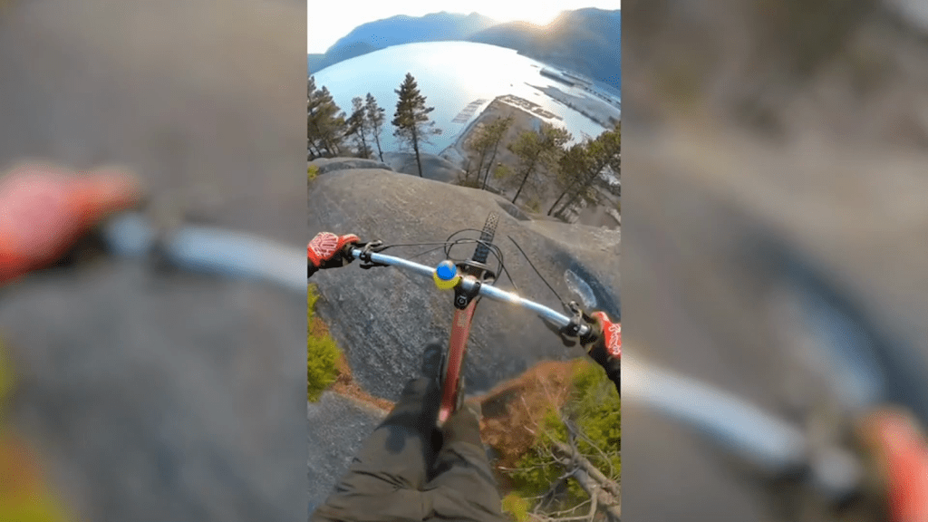 Cyclist dares to go down an unexpected route and discover a majestic landscape