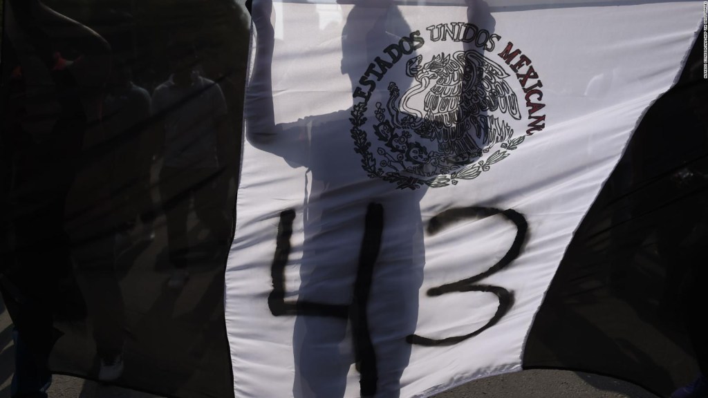 Protesta contra caso Ayotzinapa deja decenas de heridos en México