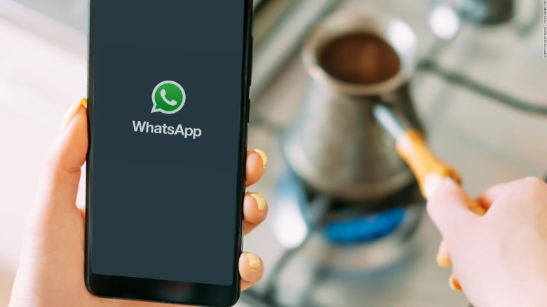 ¿No paras de ver el WhatsApp laboral? Quizás estés renunciando a tu vida