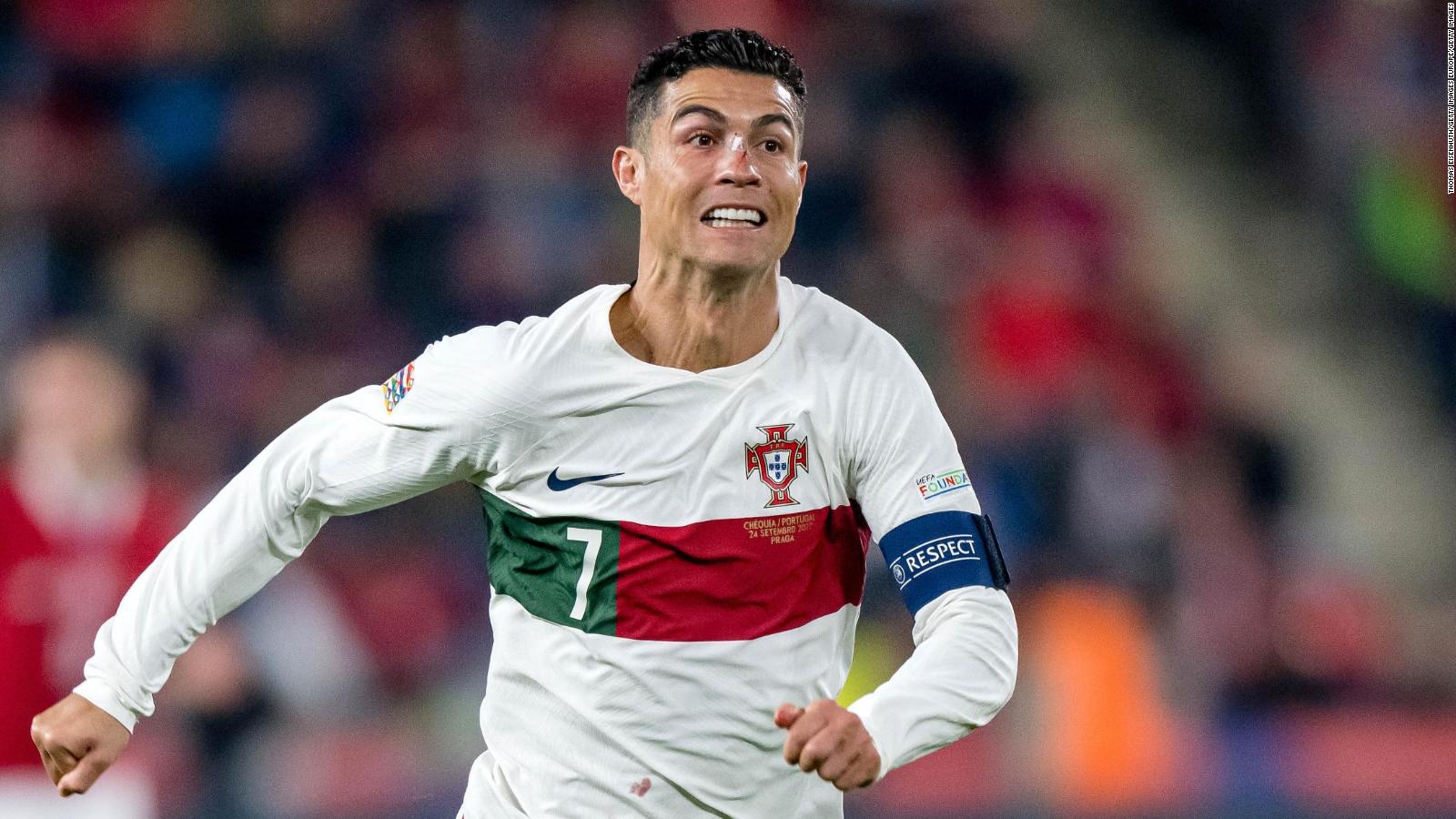 Cristiano Ronaldo da la cara por Portugal en partido de preparaci n rumbo a Qatar Video CNN