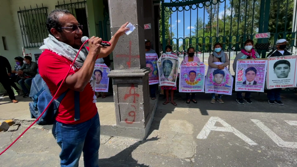 México celebra el octavo cumpleaños de Ayotzinapa