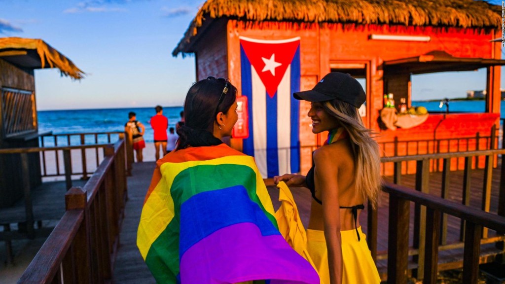 Cuba legalizes marriage of same-sex couples after historic referendum