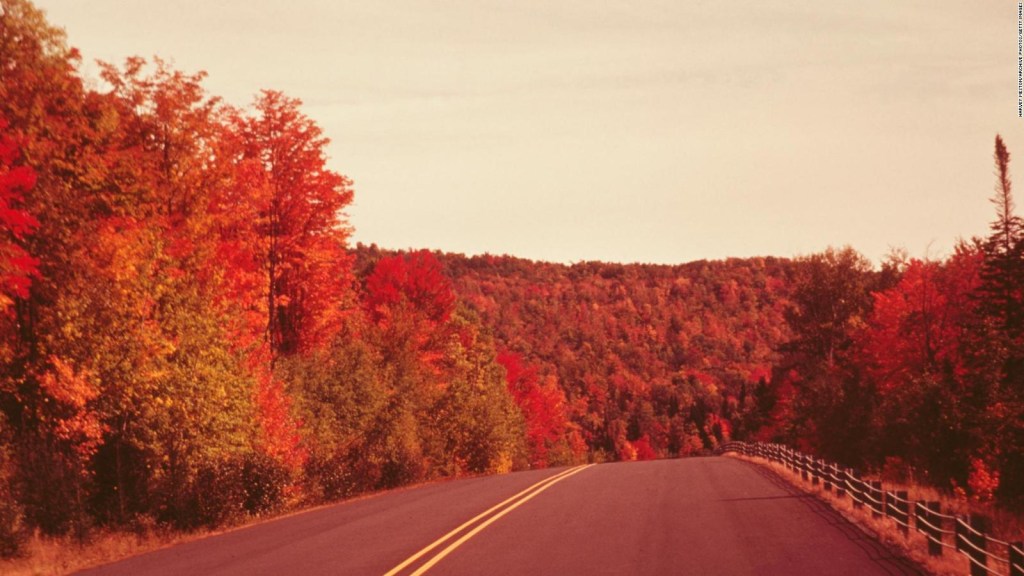 The best places to see autumn colors from your car