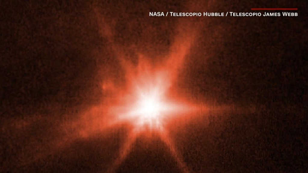 Hubble y Webb capturan el momento del impacto de DART