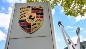 Porsche logra exitosa salida en bolsa de Fráncfort