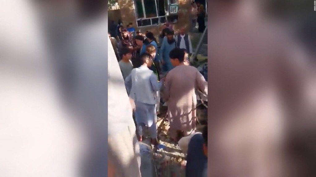 Mueren 23 personas en atentado suicida en escuela de Kabul