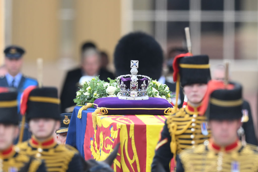 Últimas noticias sobre la muerte y el funeral de la reina Isabel II: El ataúd llega a Westminster Hall