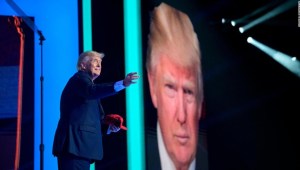 Los gambitos legales de Trump ofrecen nuevas revelaciones y profundizan su riesgo político