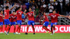 Costa Rica celebra después de derrotar a Nueva Zelanda en el partido de playoffs de la Copa Mundial de la FIFA 2022 entre Costa Rica y Nueva Zelanda en el Estadio Ahmad Bin Ali el 14 de junio de 2022 en Doha, Qatar. (Foto: Joe Allison/Getty Images)