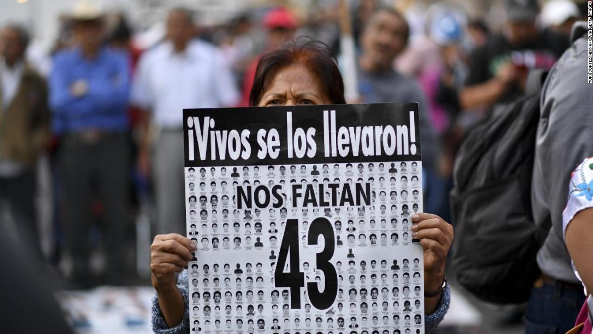 Designan nuevo fiscal para investigar caso Ayotzinapa