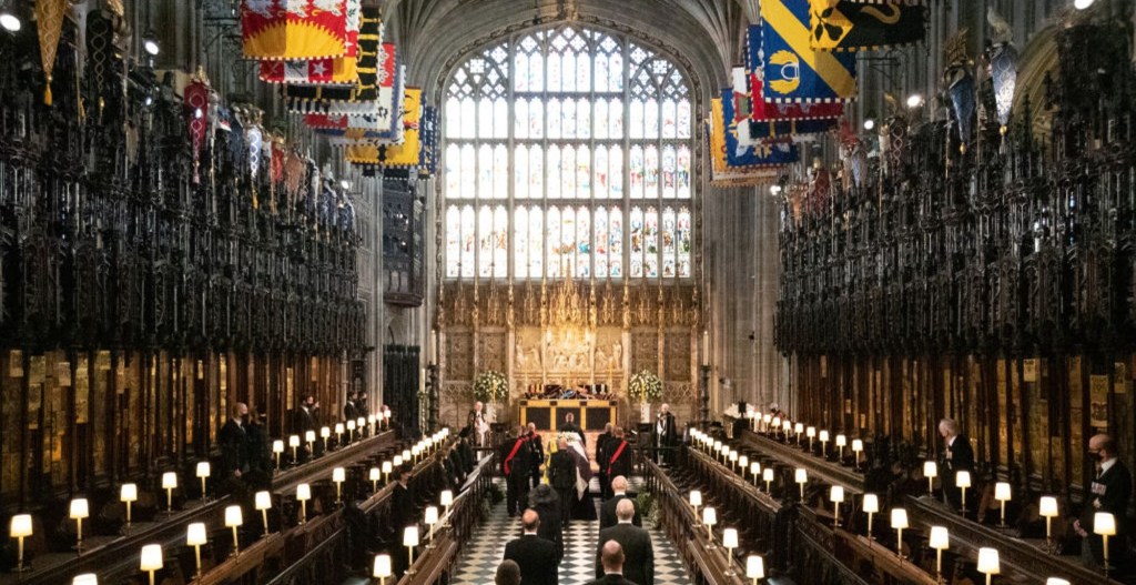 La Capilla de San Jorge, en la que será enterrada la reina, en una imagen del servicio conmemorativo del príncipe Felipe el 17 abril de 2021. (Crédito: Barnaby Fowler-WPA Pool/Getty Images)