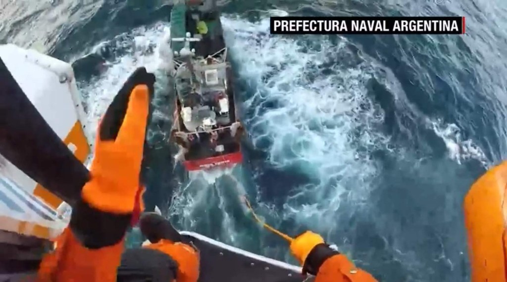 Rescue in the middle of the sea