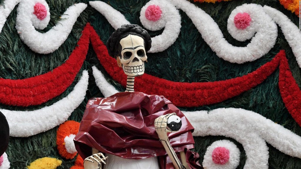Así se prepara el desfile mexicano del Día de Muertos