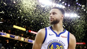 ¿Cómo lo hizo? Steph Curry y su increíble truco en Japón