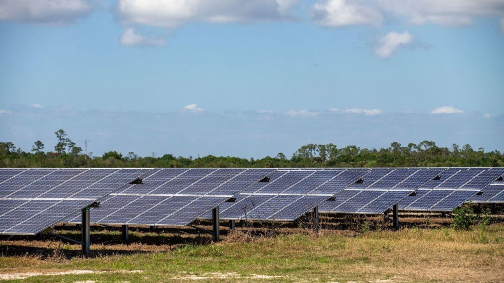 Unos 700.000 paneles solares alimentan a Babcock Ranch.
