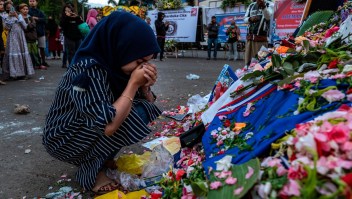 Partido de fútbol en Indonesia termina en tragedia