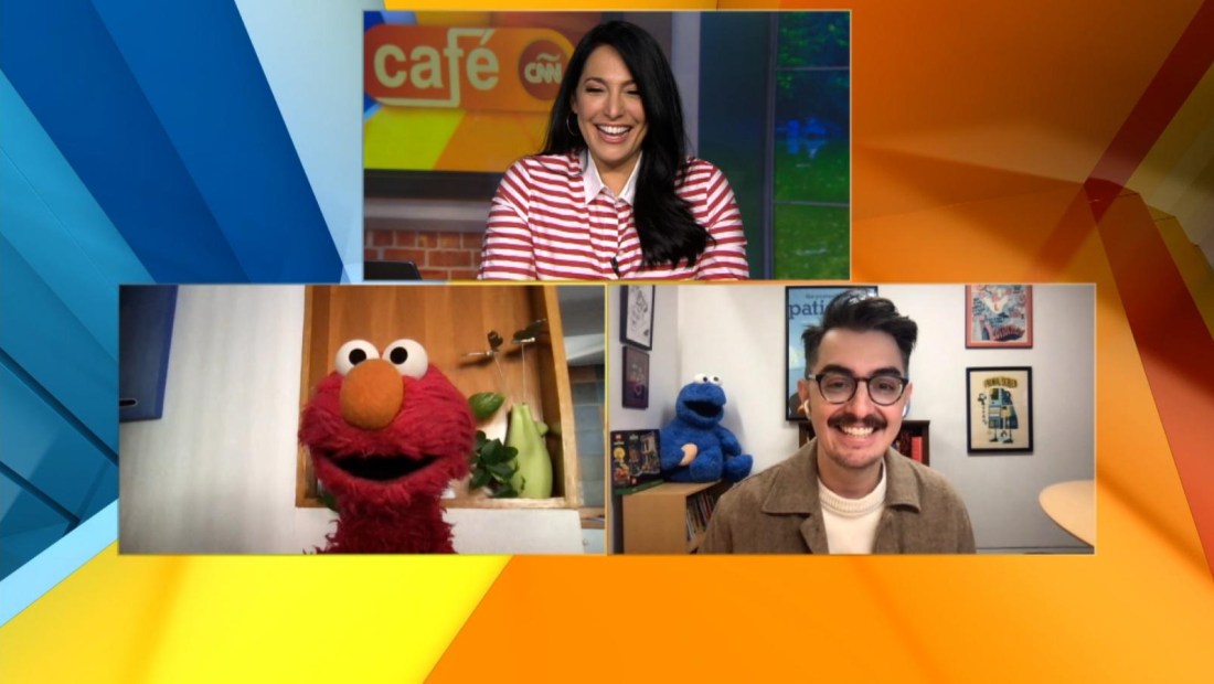 Un travieso Elmo interrumpe entrevista de CNN en los 50 años de Plaza Sésamo