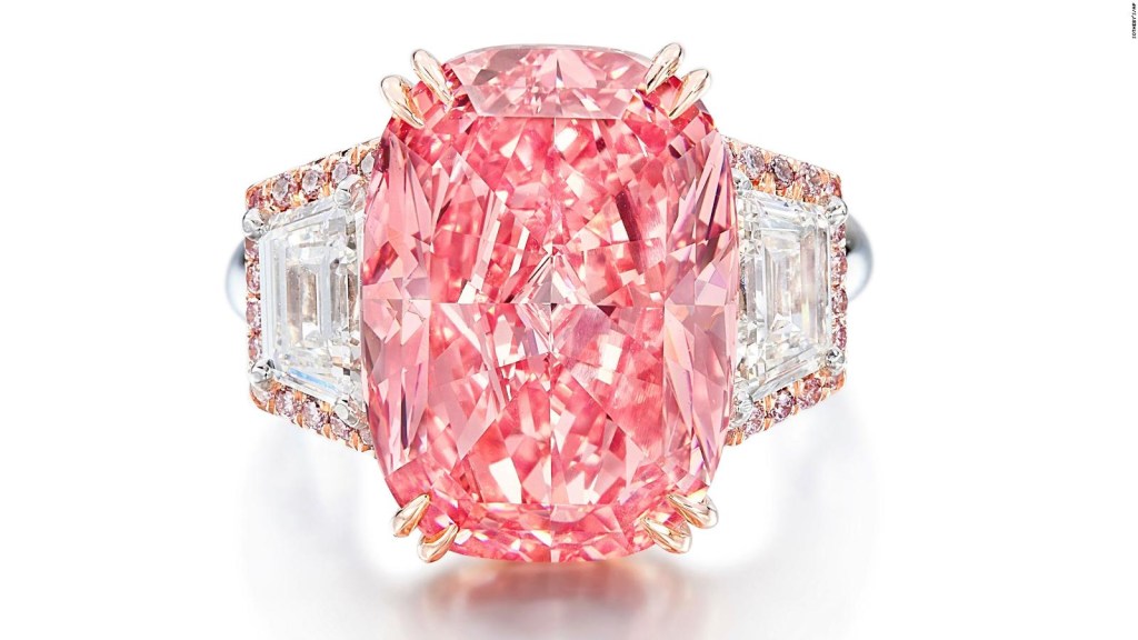 Vendieron el diamante rosa por unos 60 millones de dólares