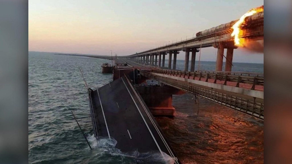 This is how the Crimean Bridge was left after the explosion