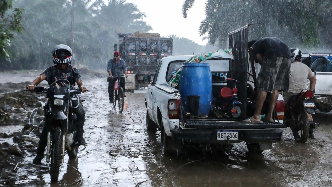 Julia deja inundaciones y devastación en Centroamérica