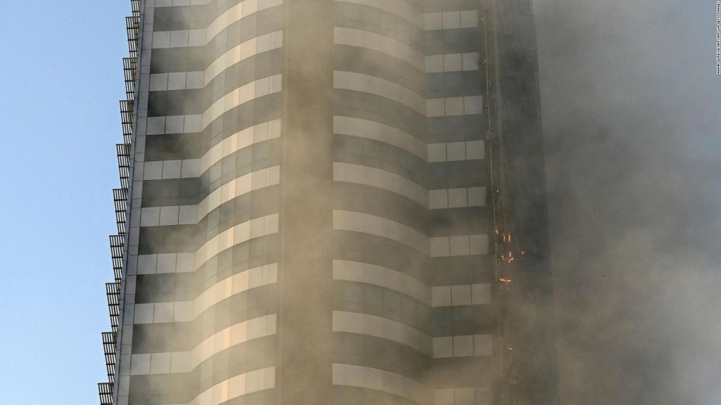 Explosion in a skyscraper in a city of Pakistan