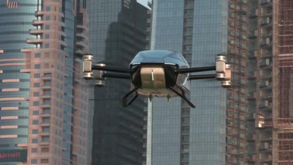 Mira este auto volador en su primer vuelo público en Dubai