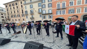 Así deleitaron mariachis mexicanos a Italia con sus canciones
