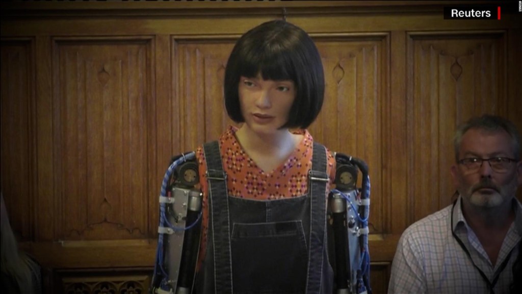 Politics, technology and art: robot talks to British lawmakers