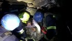Familia ucraniana es rescatada entre escombros tras bombardeo ruso
